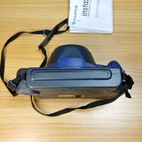 Vintage Fujifilm Instax 100 Instant Film Camera Wide Format Fujinon Lens JAPAN - Picture 9 of 12